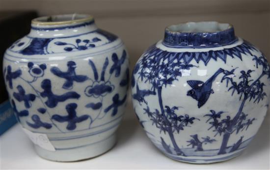 Two Chinese Ming blue and white jars, Wanli to Chongzheng period height 12.5 and 13.5cm